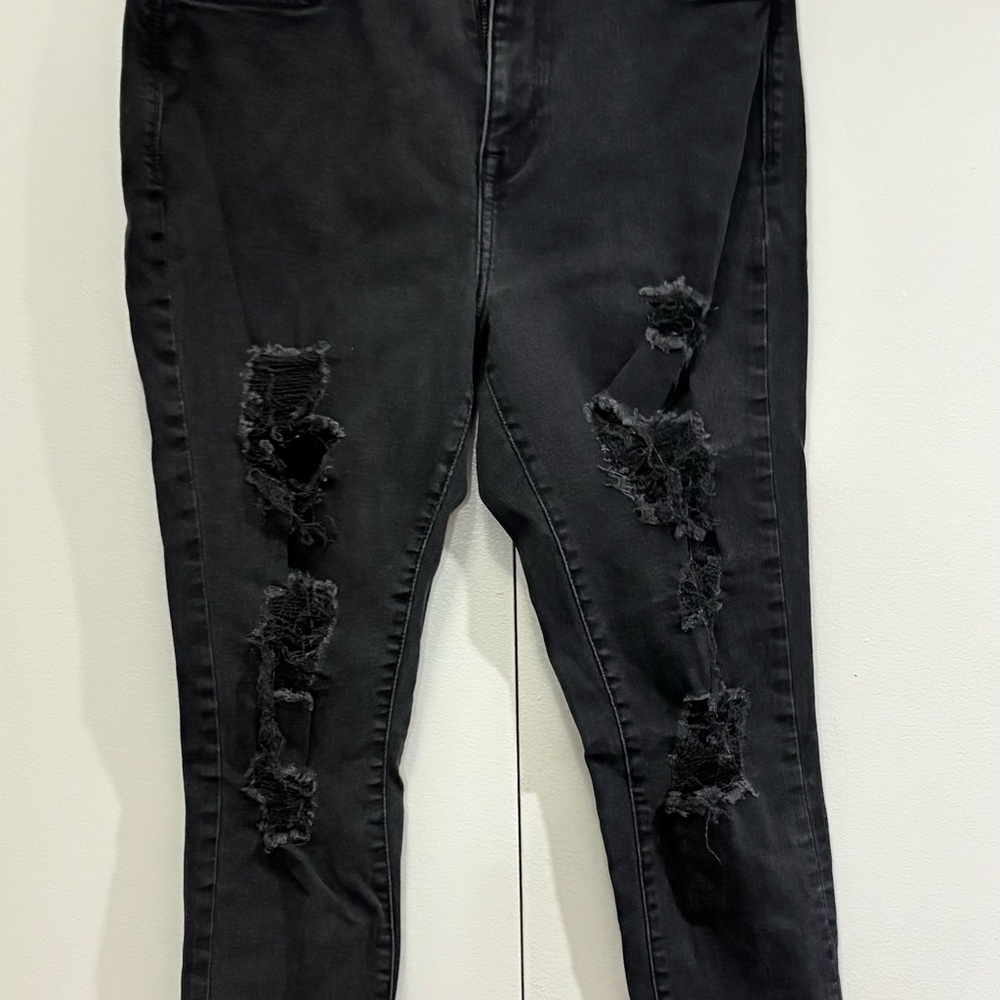 Arizona Jean Company High Rise Black Distressed Jeans - Picture 2 of 9